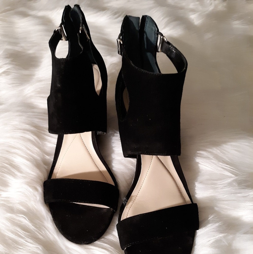 Shoes - Picture 2 of 5